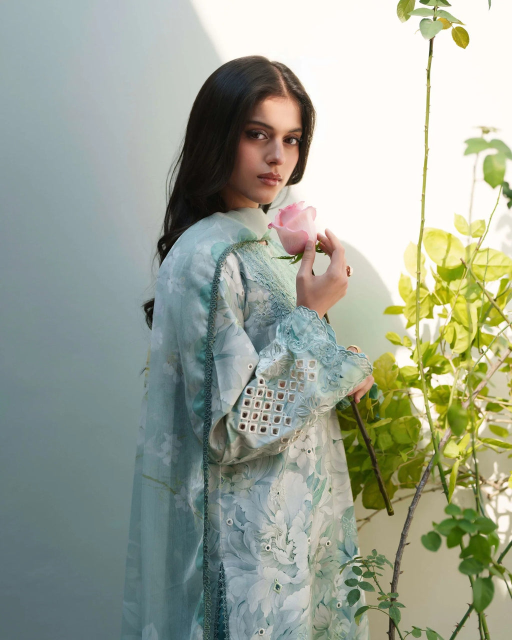 LAWN - NEESHAY - UNSTICHED - CALIXA