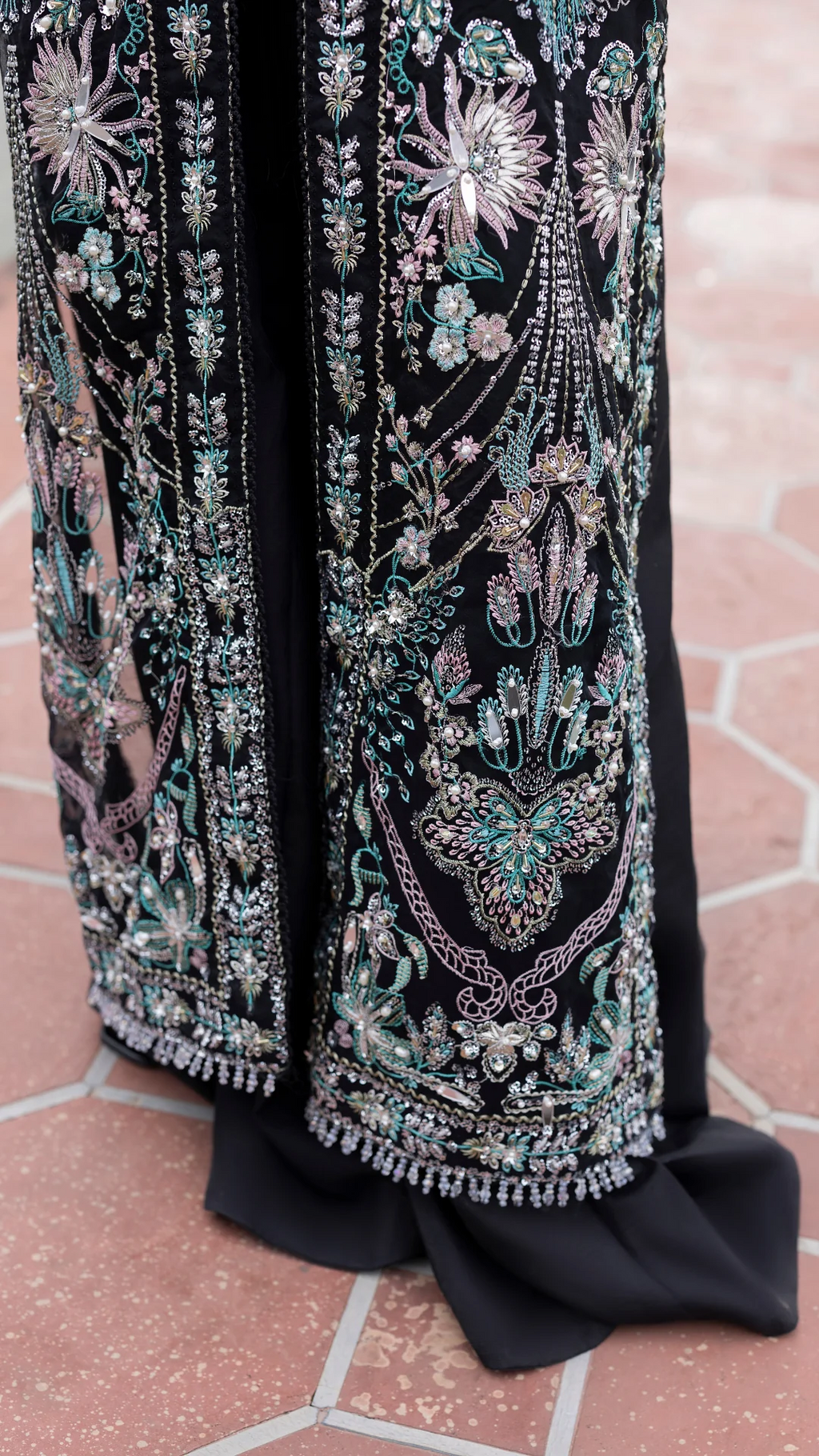 AYLIN - EMBER COLLECTION - NOIR