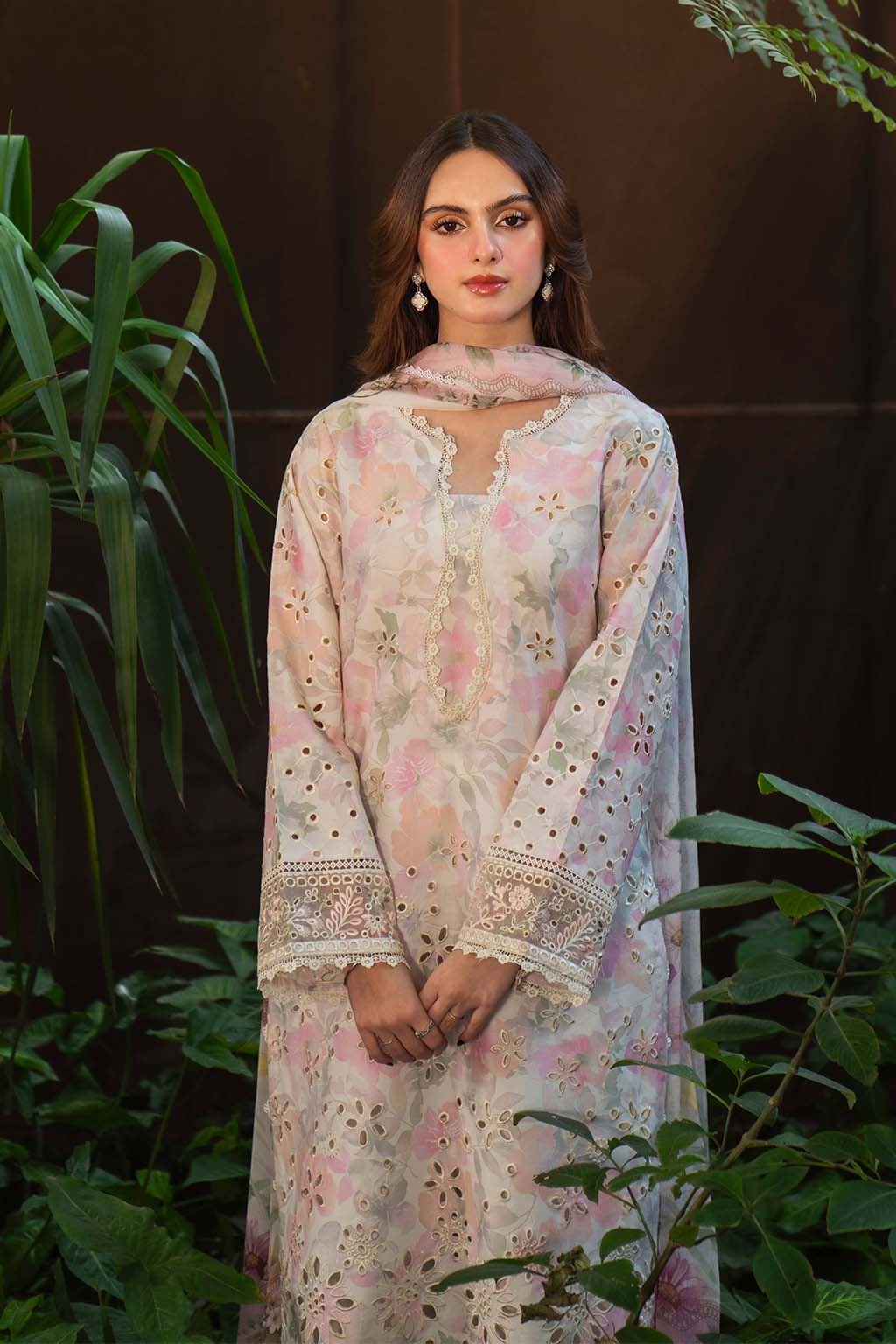 LAWN - NEESHAY - UNSTICHED - WHIMSY