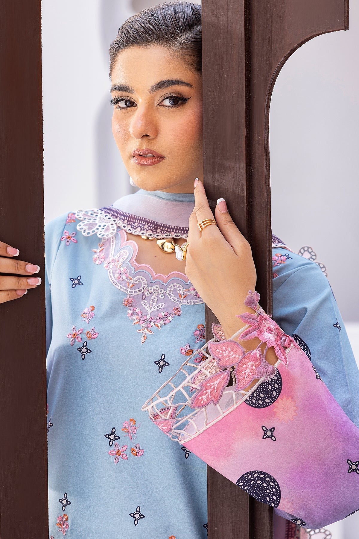 Lawn - Charizma - Embroidered 26 - CRB6-23
