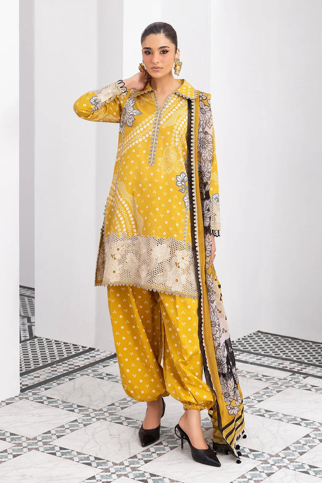 Lawn - Charizma - Embroidered 26 - CRB6-20