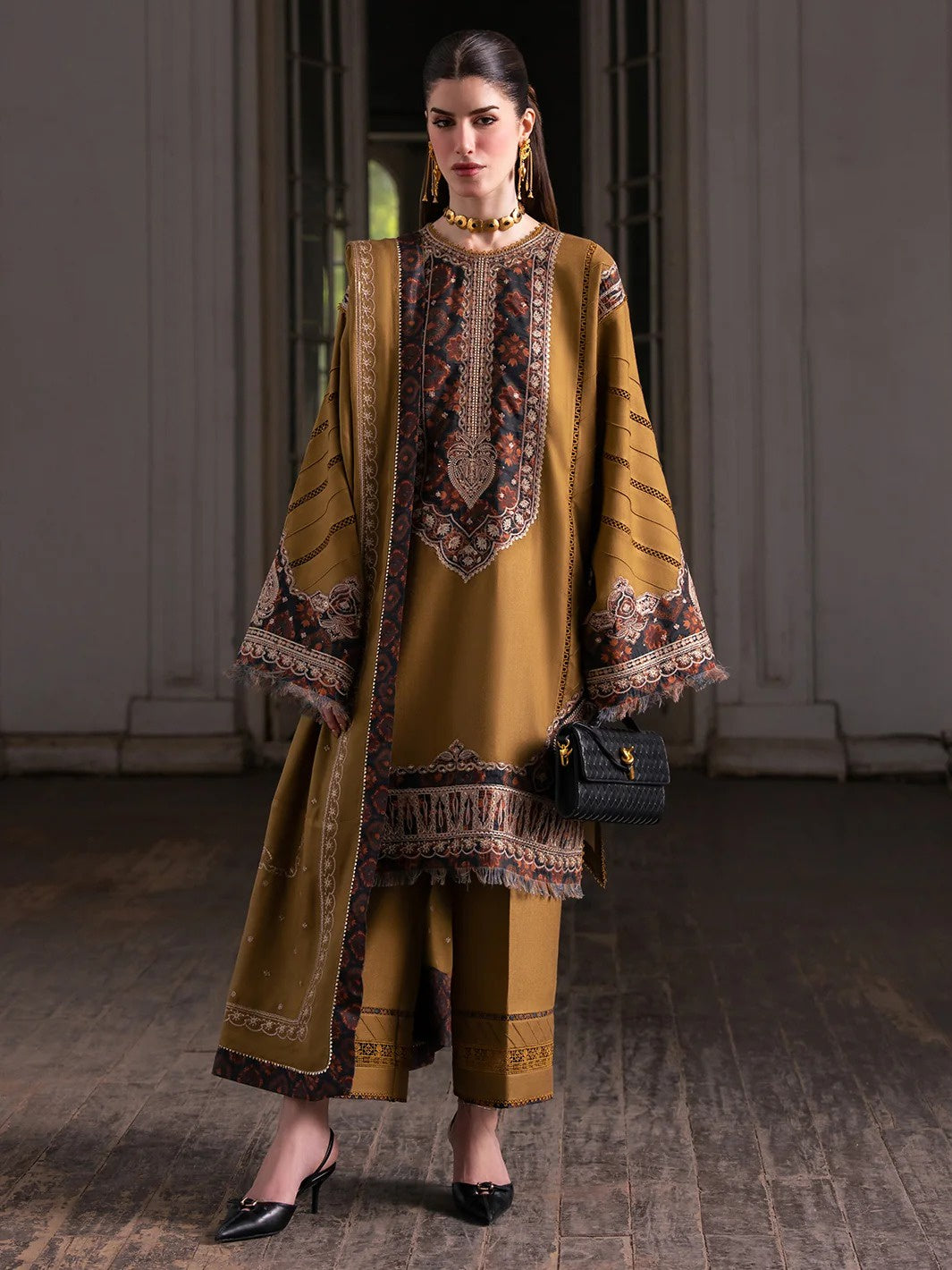 LEATHER - BIN ILYAS - DULZURA - 1027 B