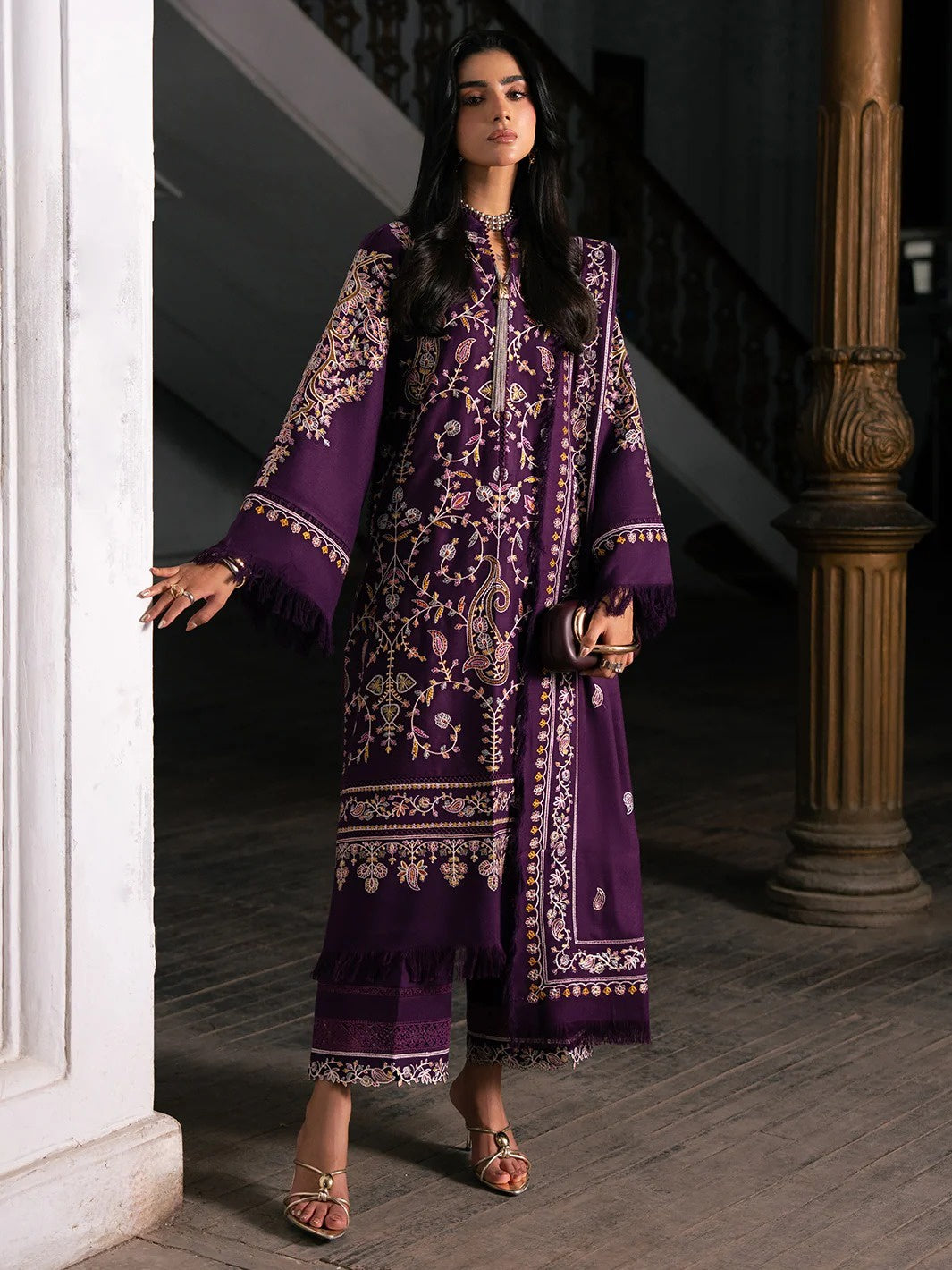 LEATHER - BIN ILYAS - DULZURA - 1022 A