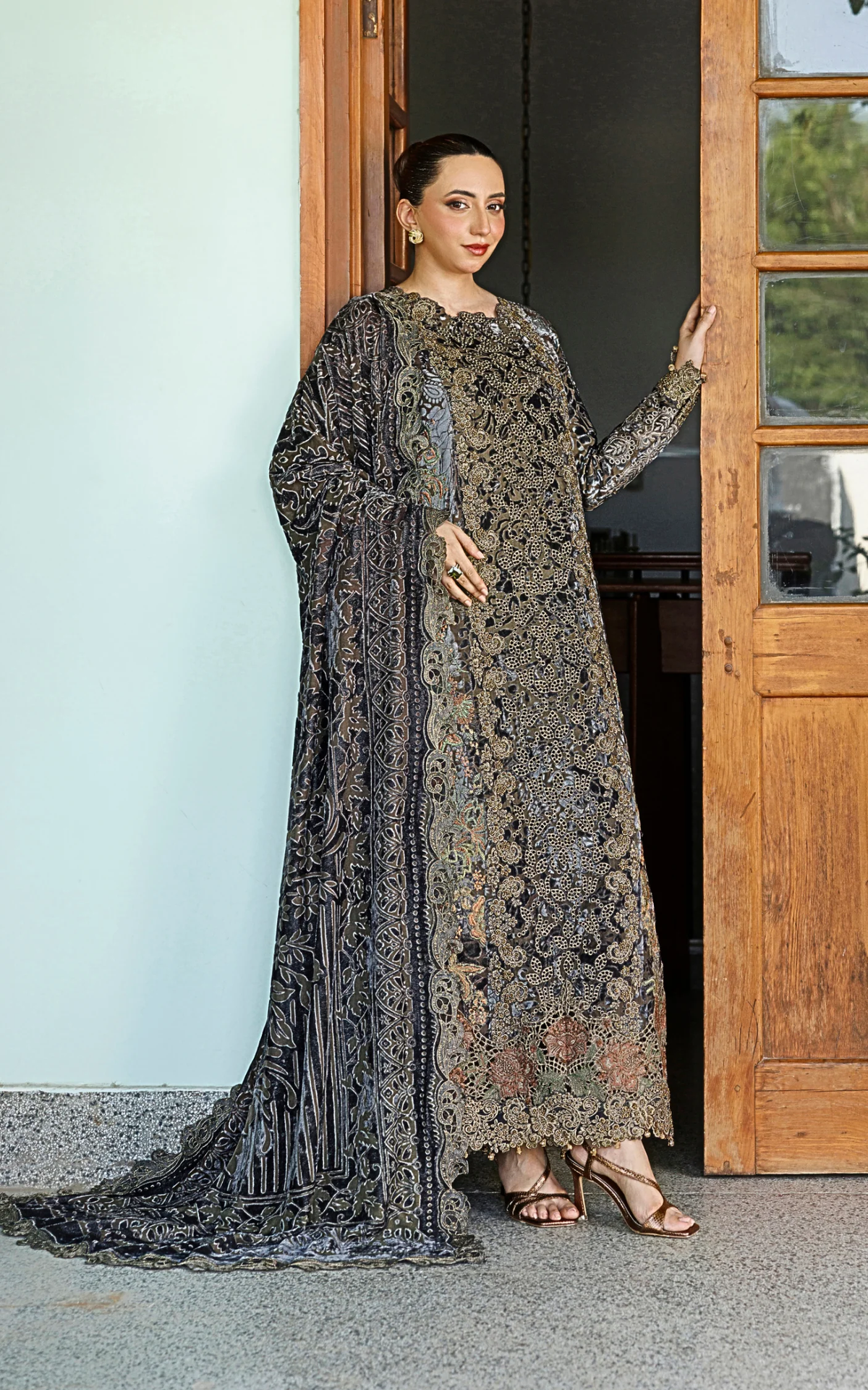 VELVET - ASIFA NABEEL - PLUSH - MAGNOLIA