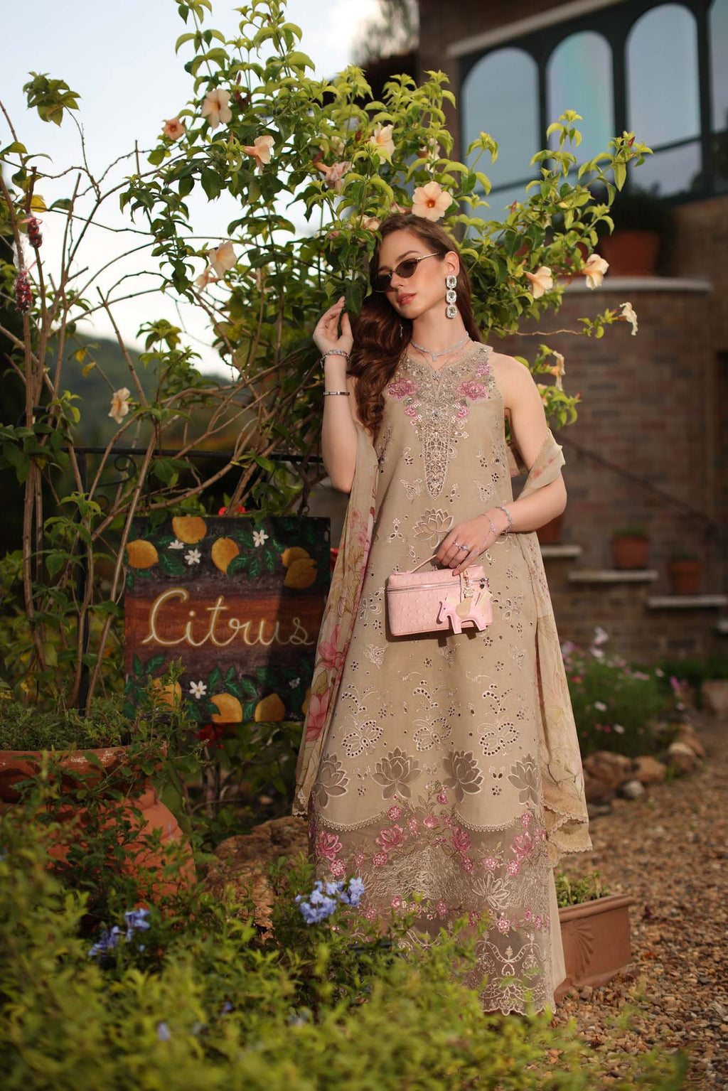 LAWN - NOOR BY SAADIA ASAD - SCHIFFLI - D9 - B - Velisse