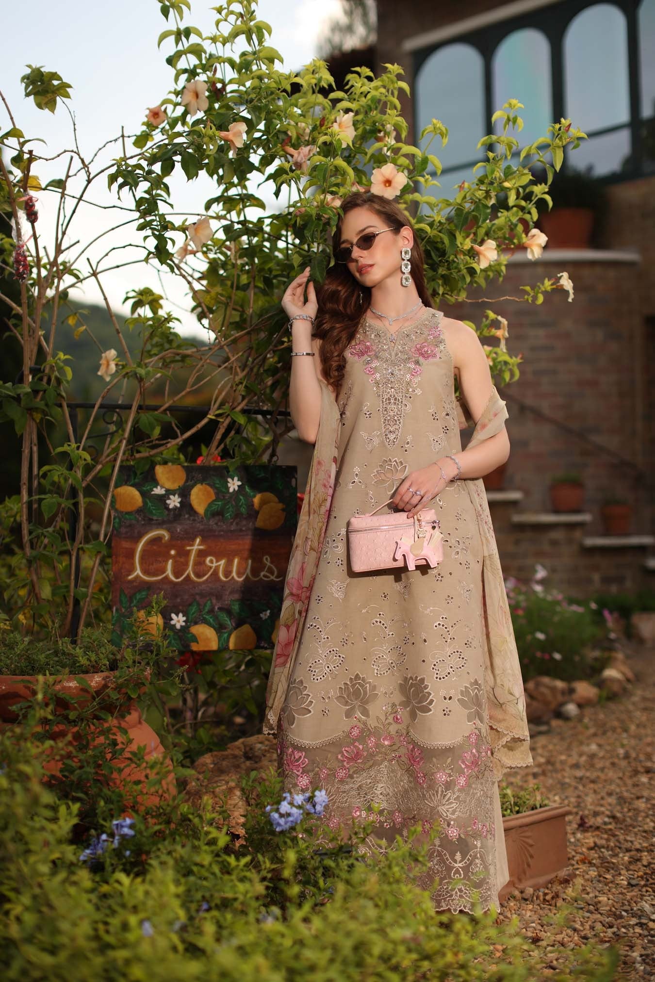 LAWN - NOOR BY SAADIA ASAD - SCHIFFLI - D9 - B - Velisse