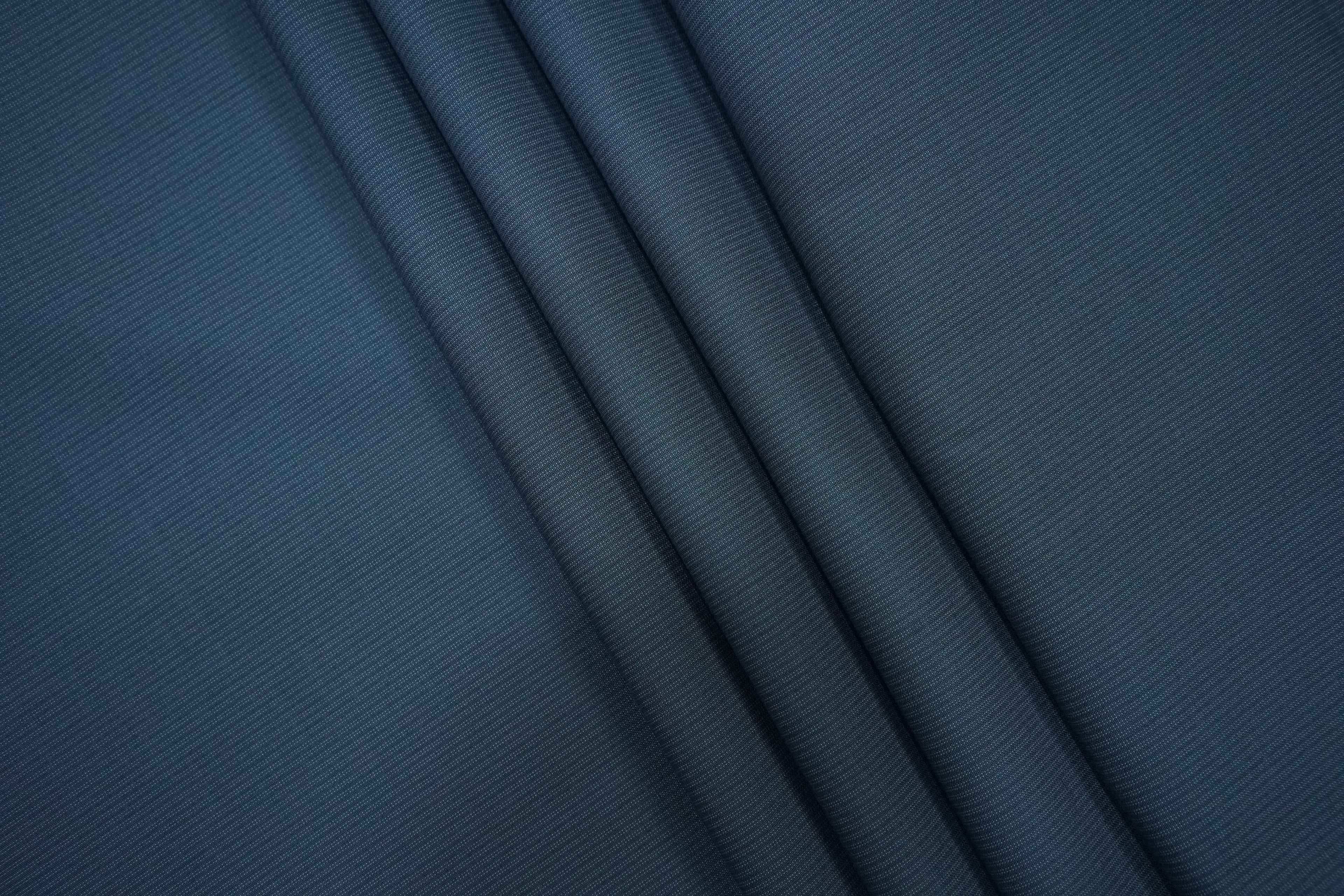 CLASSIC MEN'S SUITING