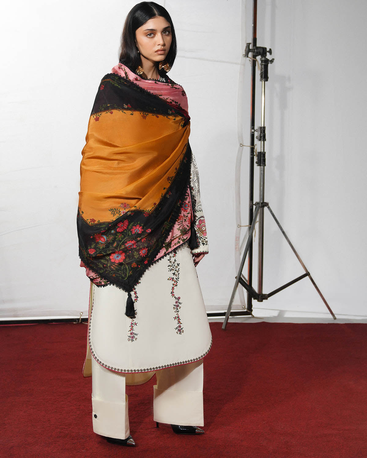 LAWN - JUGNU - RASTI